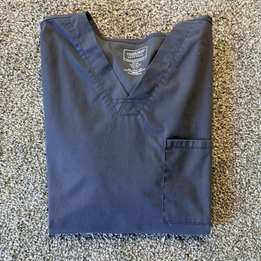Cherokee SCRUB v neck Top